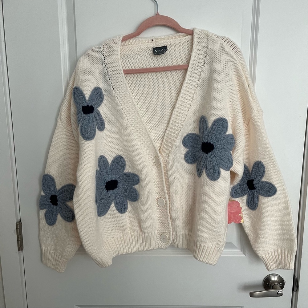NEW Arula Blue Floral Cardigan Sweater Plus Size A / 1X Available NWT - Picture 5 of 9